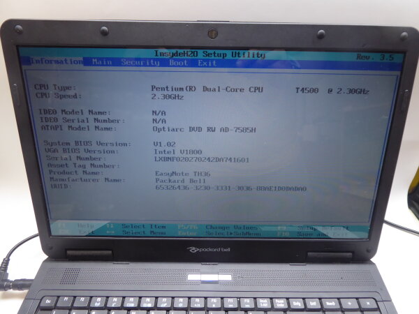Packard Bell EasyNote TH NoteBook mit Speicher Akku ohne HDD und Netzteil geht an