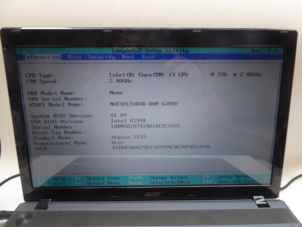 Acer Aspire 5733 NoteBook i3 M370 2GB ohne Akku HDD und Netzteil geht an